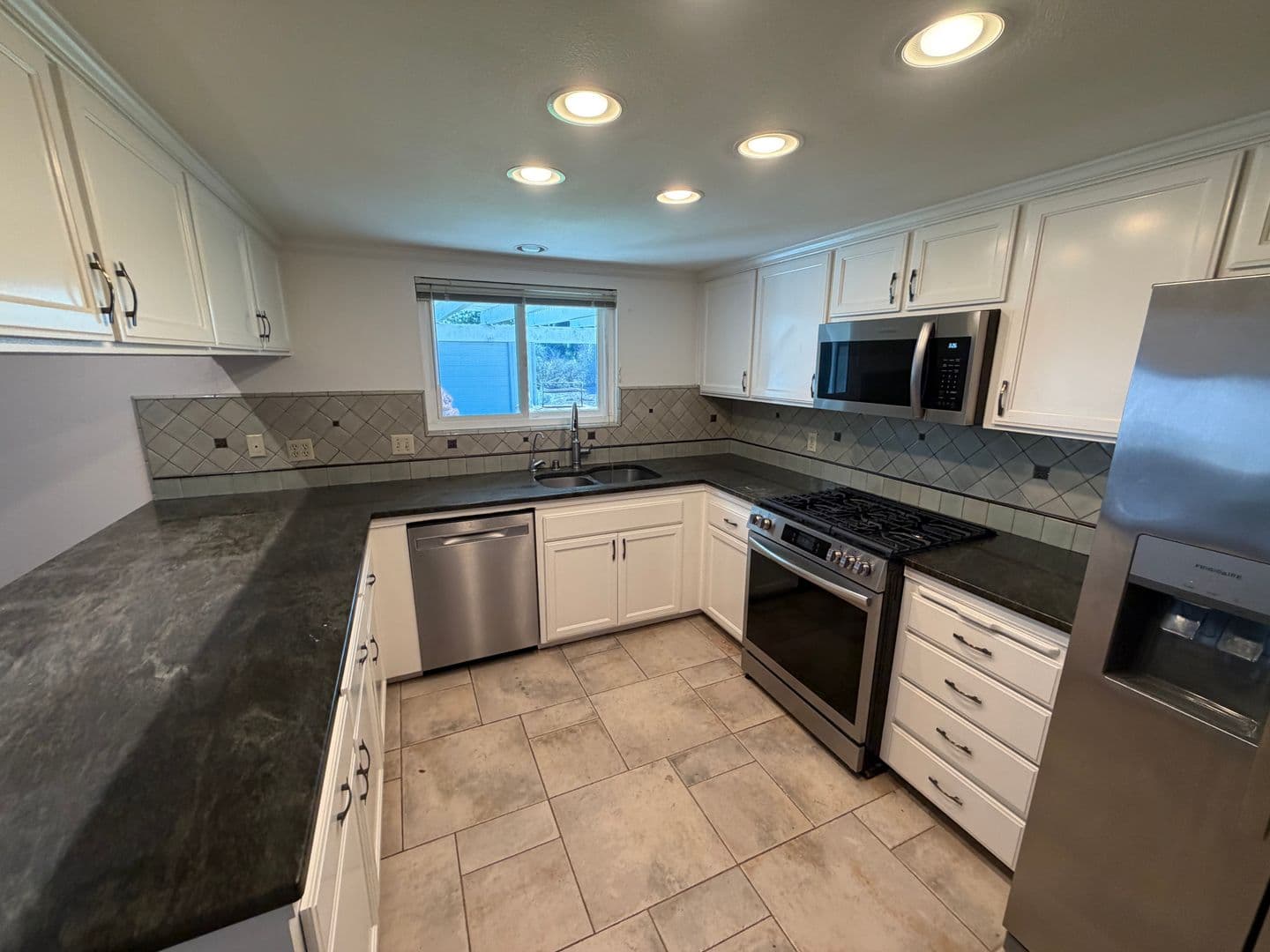 Nipomo House: 204 Ruby Ln,