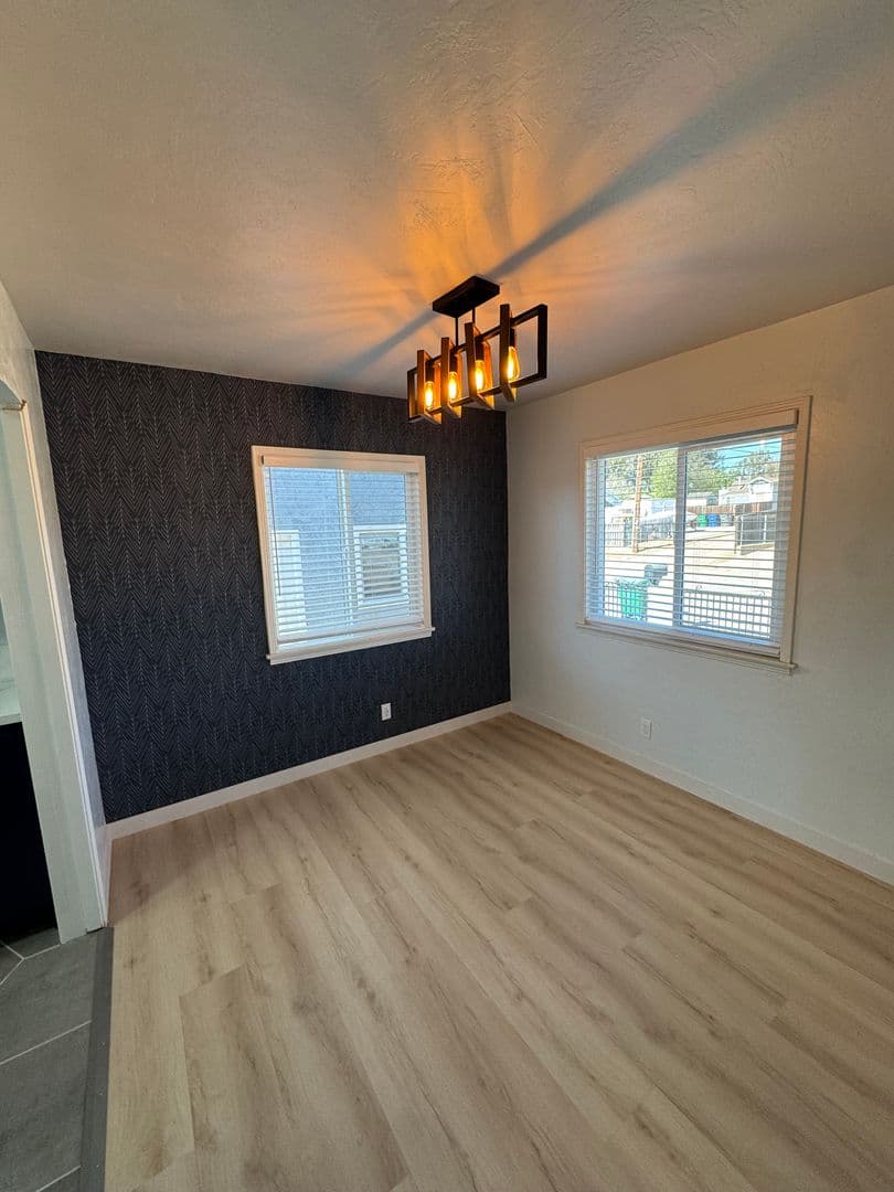 Orcutt House: 205 N 1st St