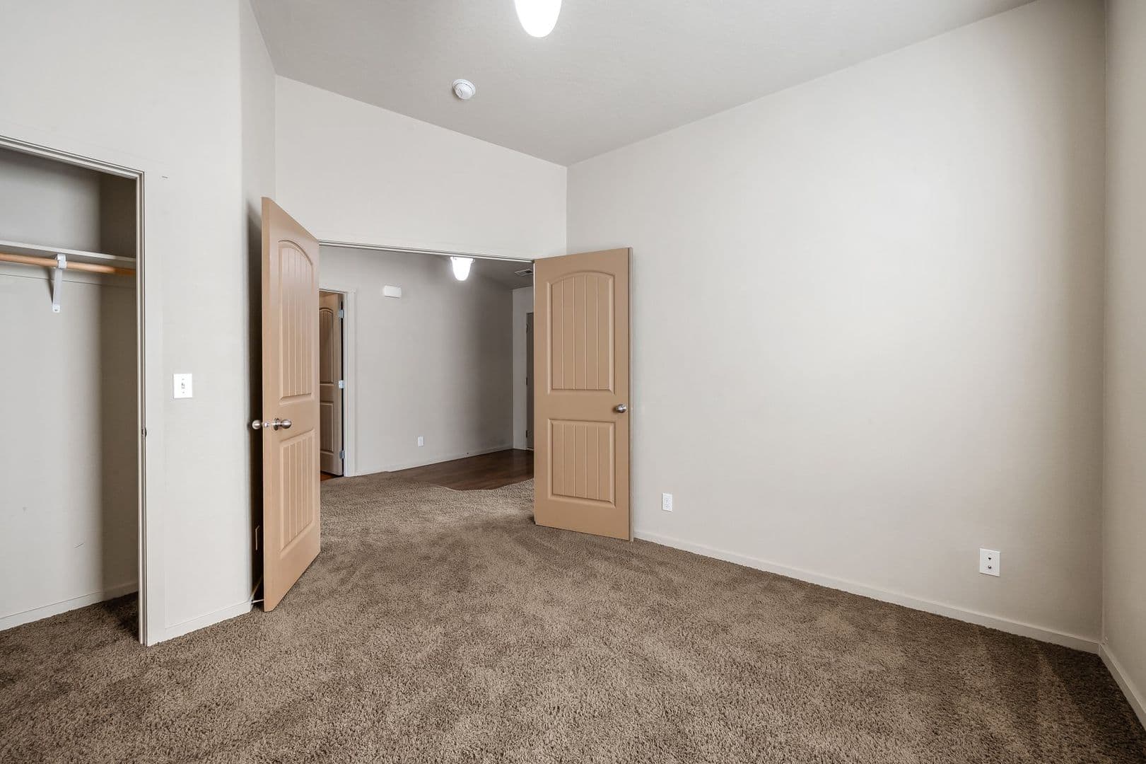 Coeur d'Alene House: 6933 N. Fast Hawk Lane