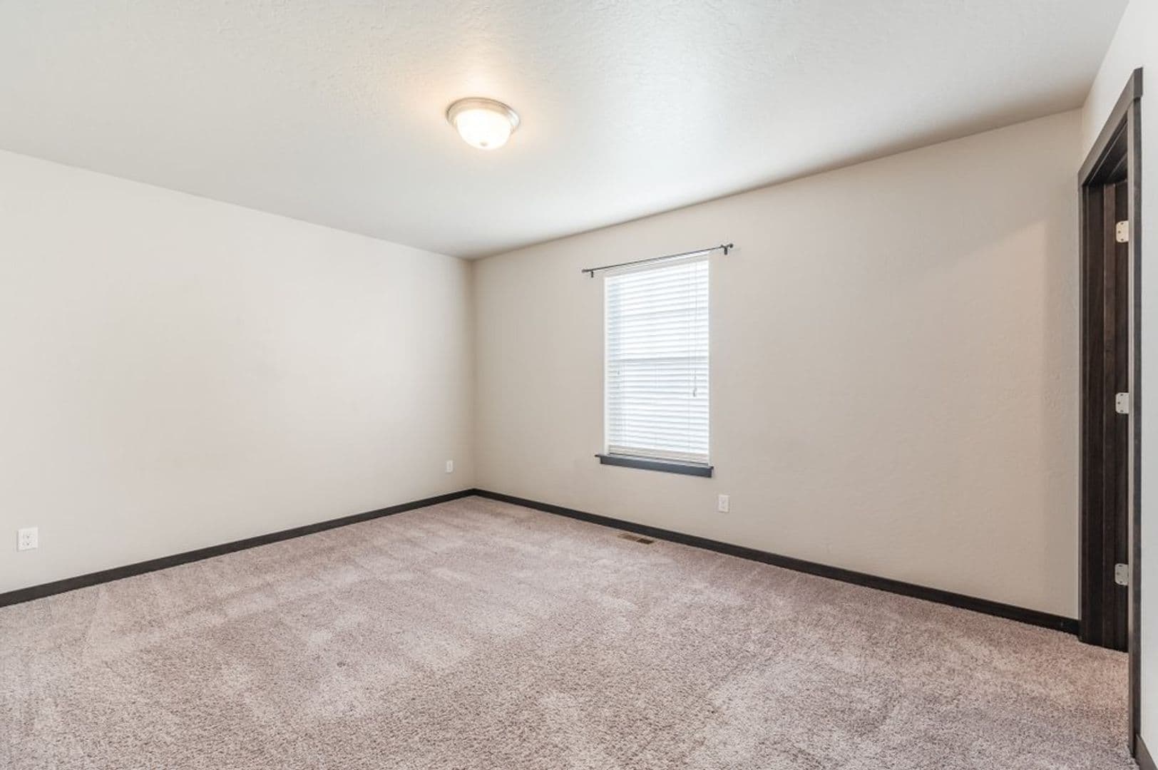 Post Falls House: 8606 N. Spokane Street
