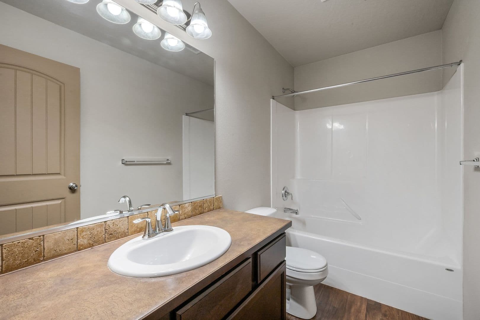 Coeur d'Alene House: 6933 N. Fast Hawk Lane