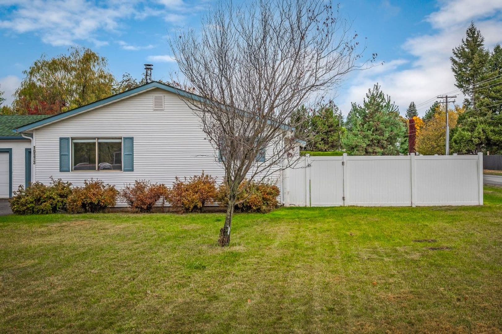 Hayden House: 10373 N. Hillview Drive