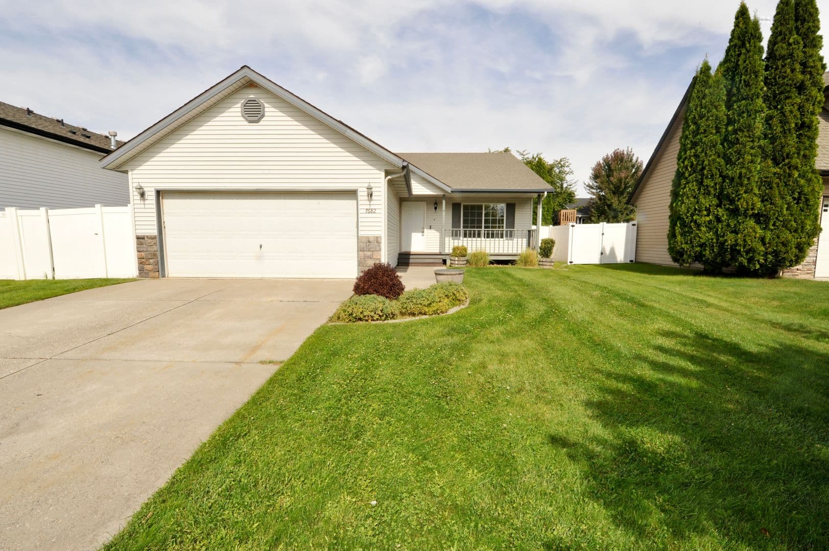 Coeur d'Alene House: 7682 N. Joanna Drive