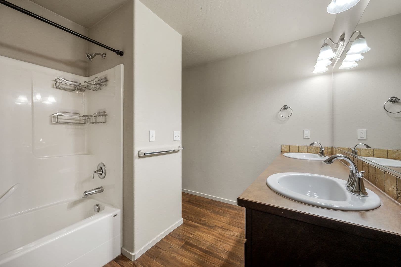 Coeur d'Alene House: 6933 N. Fast Hawk Lane