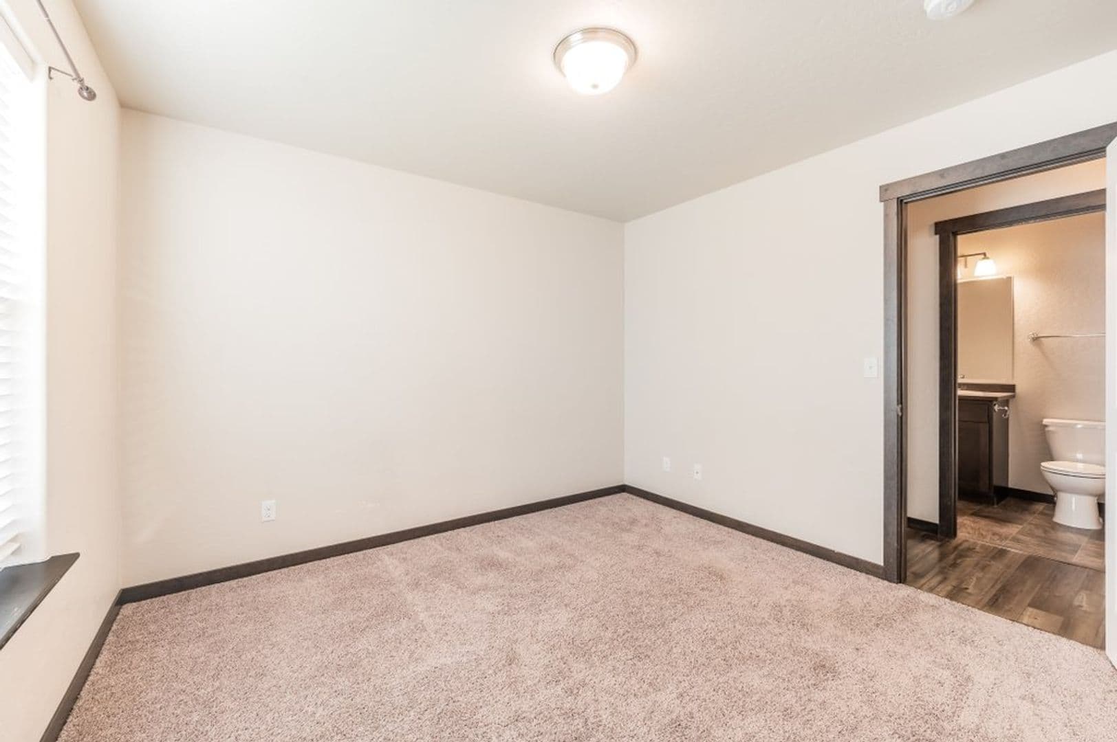 Post Falls House: 8606 N. Spokane Street