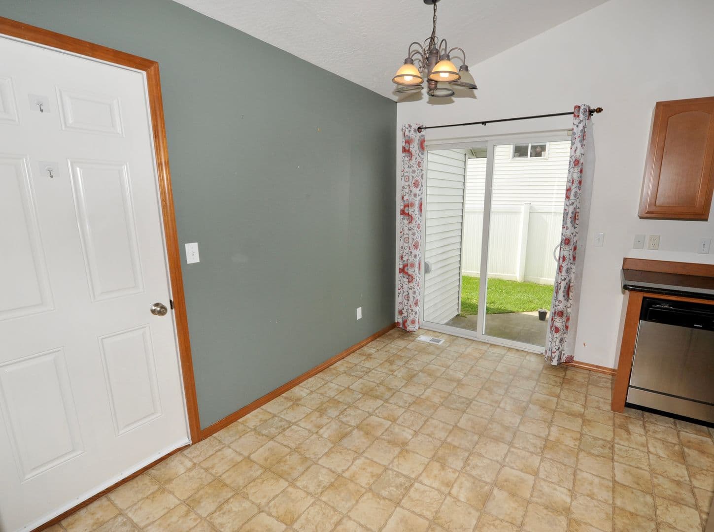 Coeur d'Alene House: 7682 N. Joanna Drive