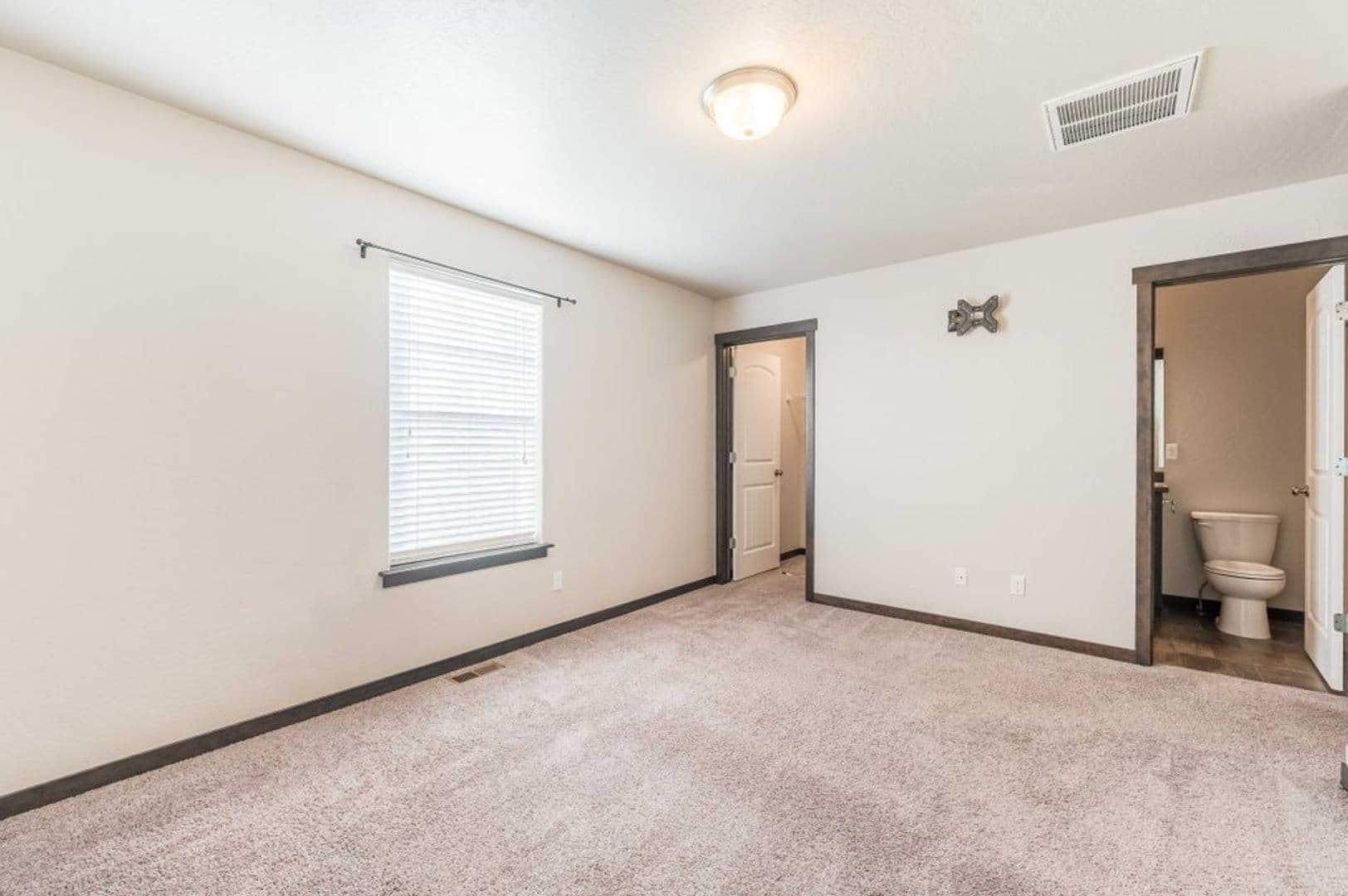 Post Falls House: 8606 N. Spokane Street