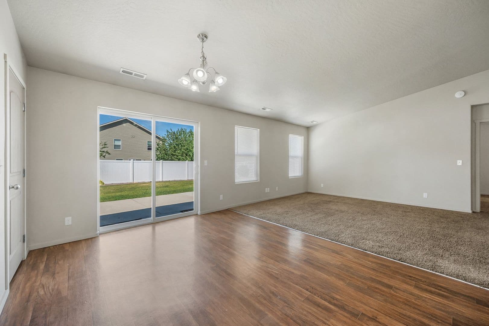 Coeur d'Alene House: 6933 N. Fast Hawk Lane