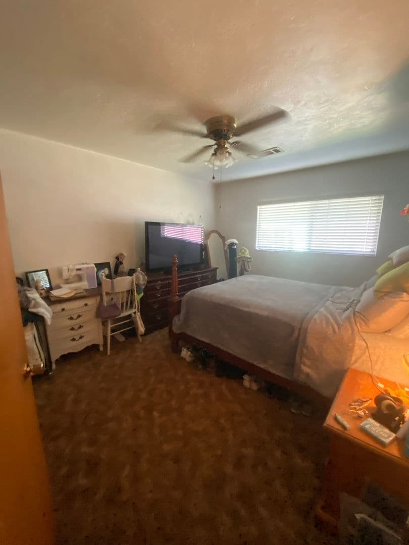 Hanford Apartment: 2024 Carter Way