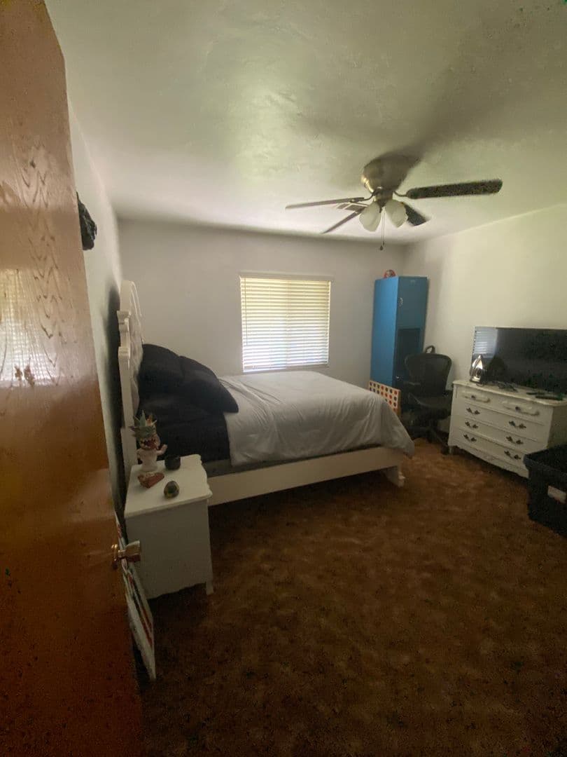 Hanford Apartment: 2024 Carter Way