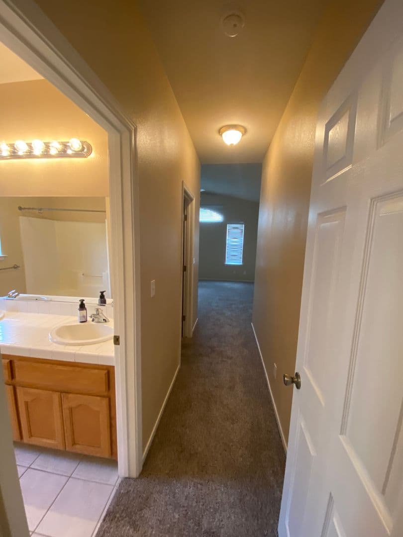 Lemoore House: 1421 Bay Street