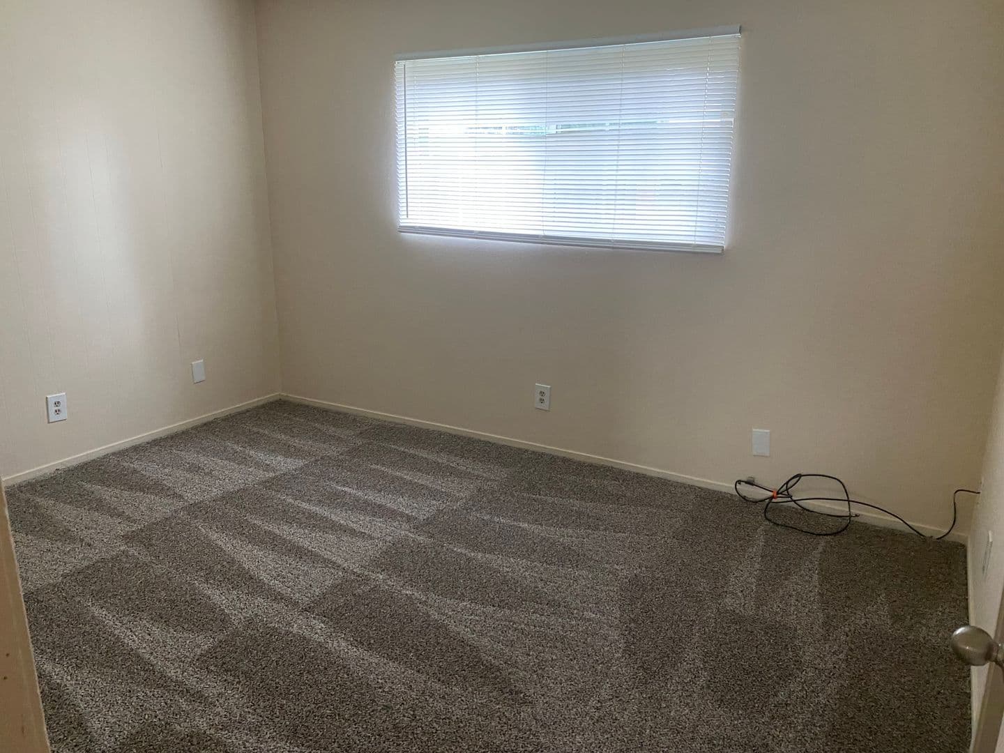 Hanford Apartment: 412 Ford St