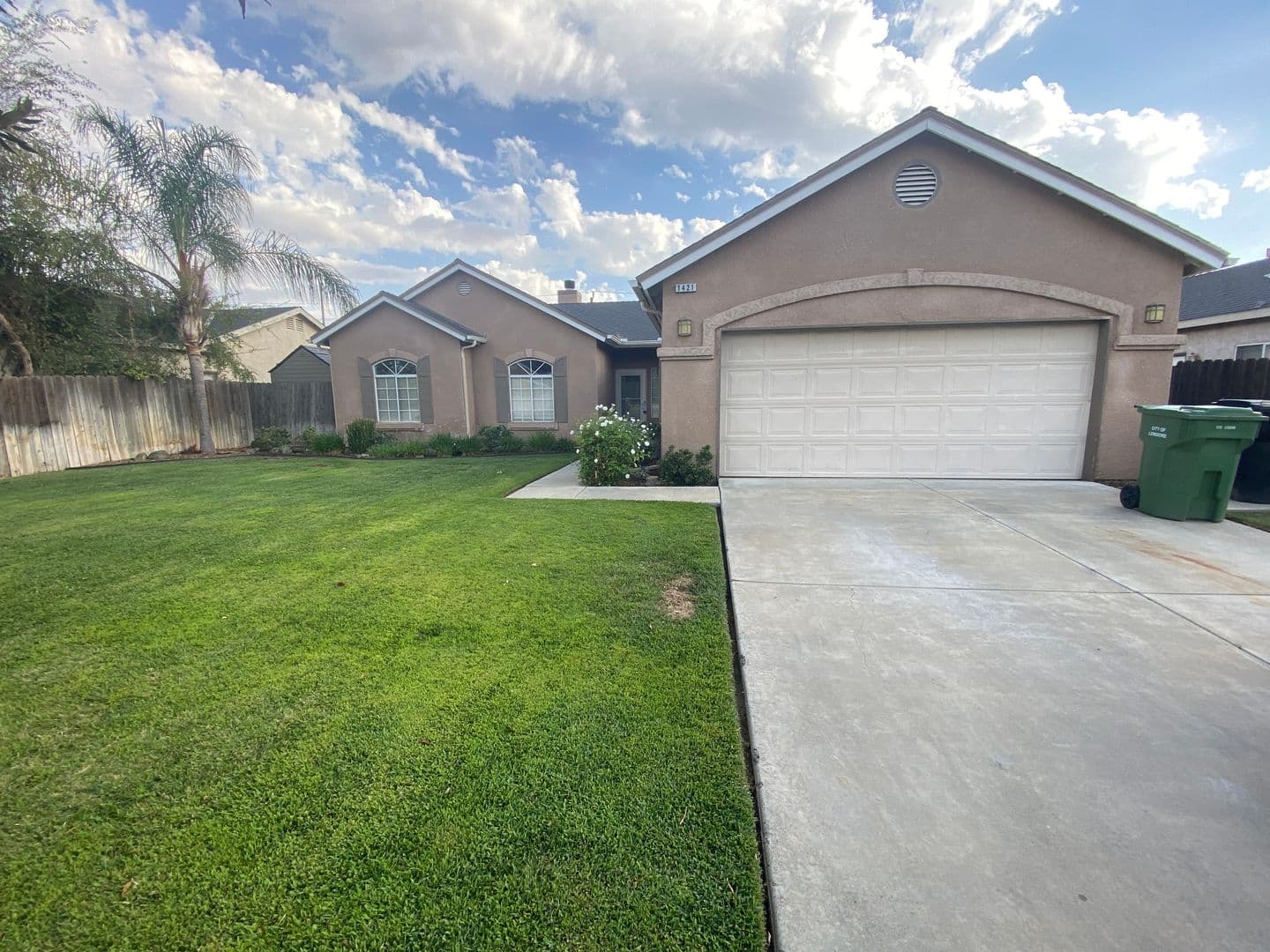 Lemoore House: 1421 Bay Street