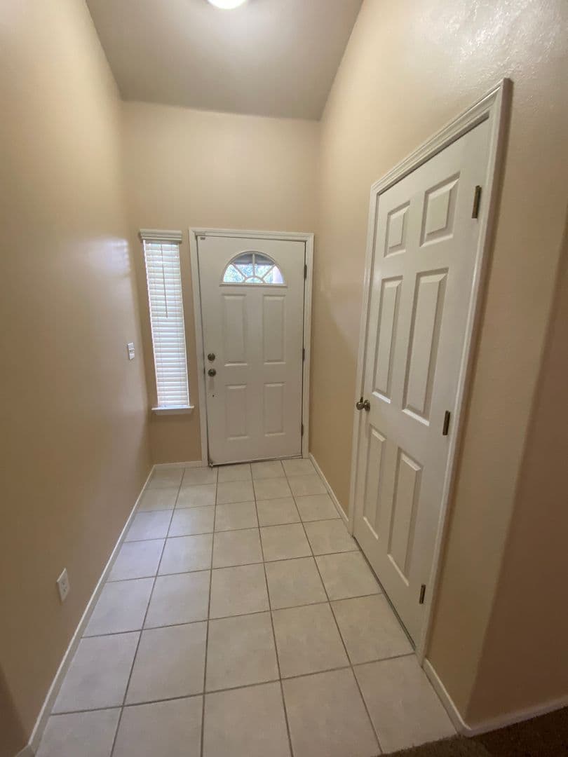 Lemoore House: 1421 Bay Street