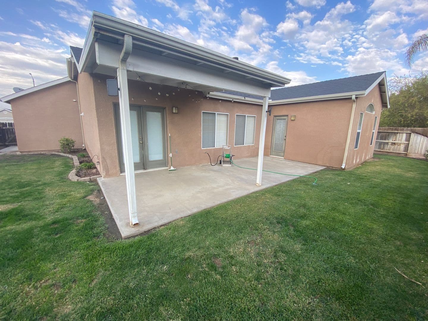 Lemoore House: 1421 Bay Street