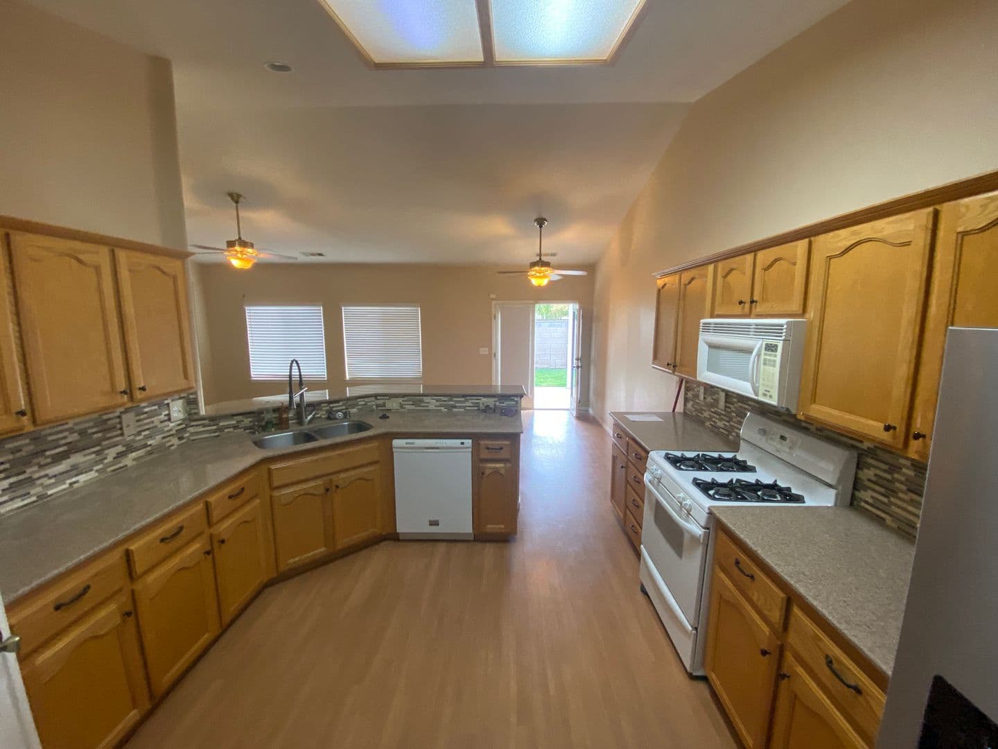 Lemoore House: 1421 Bay Street