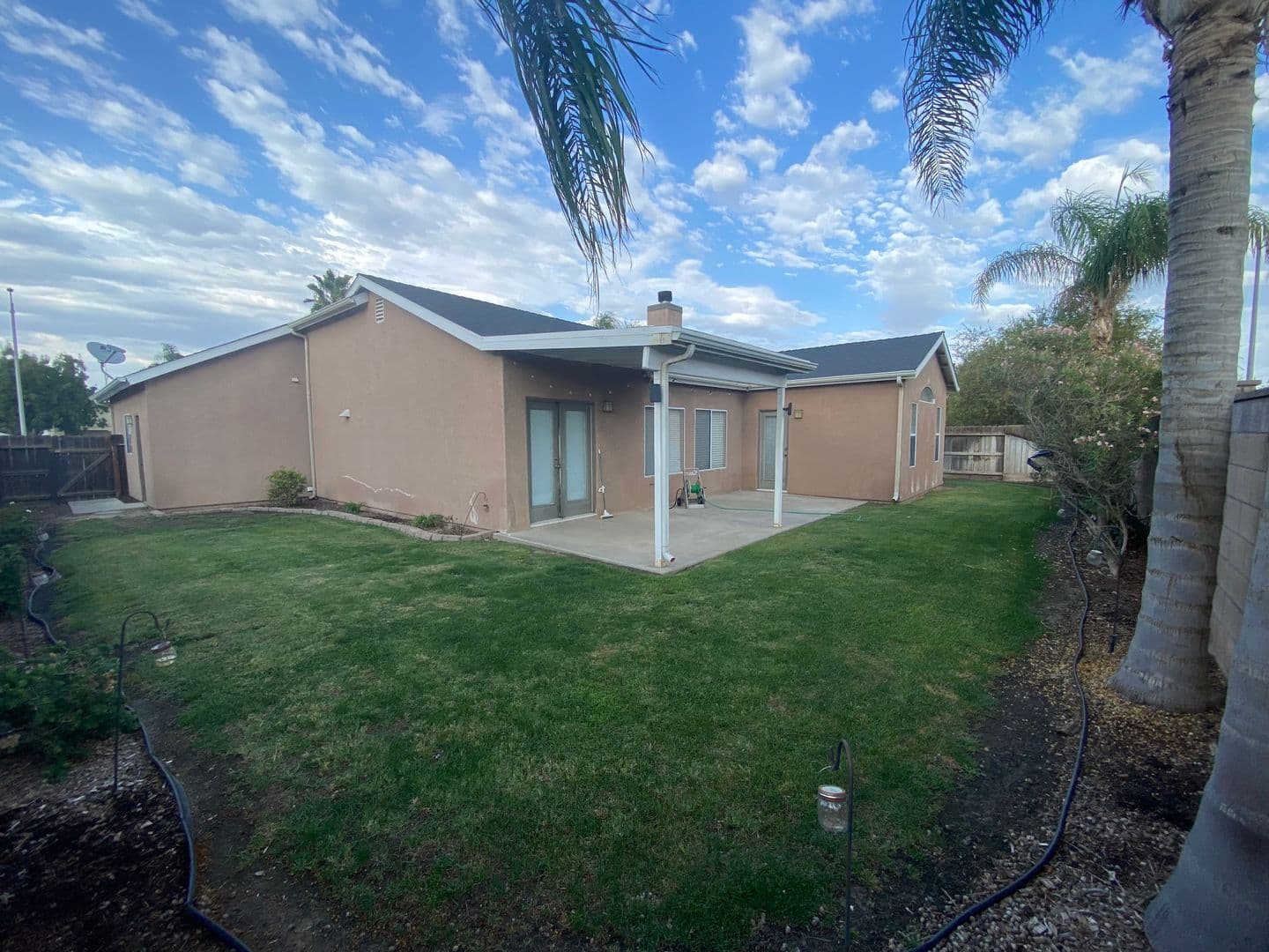 Lemoore House: 1421 Bay Street