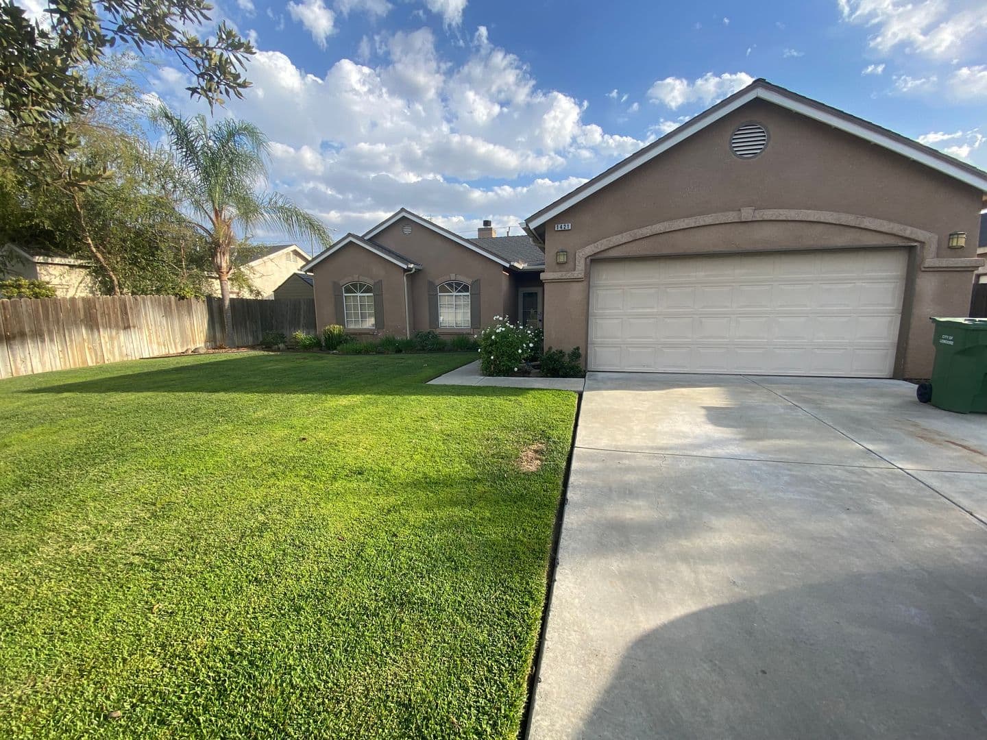 Lemoore House: 1421 Bay Street