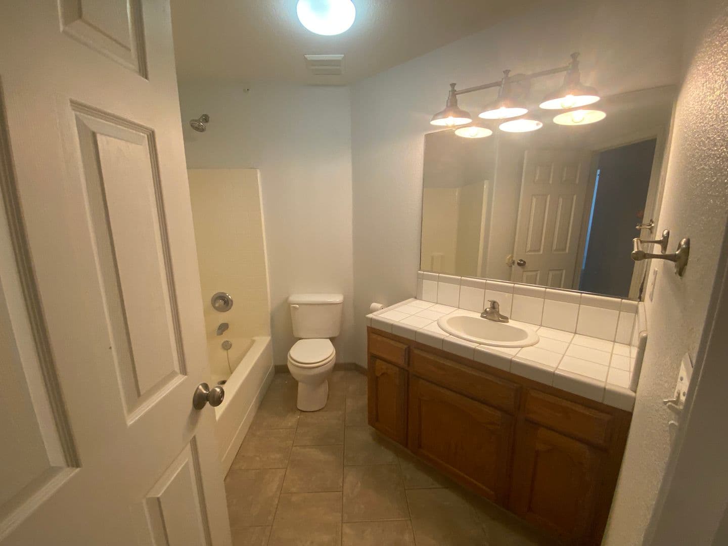Hanford House: 1201 Hoover Way