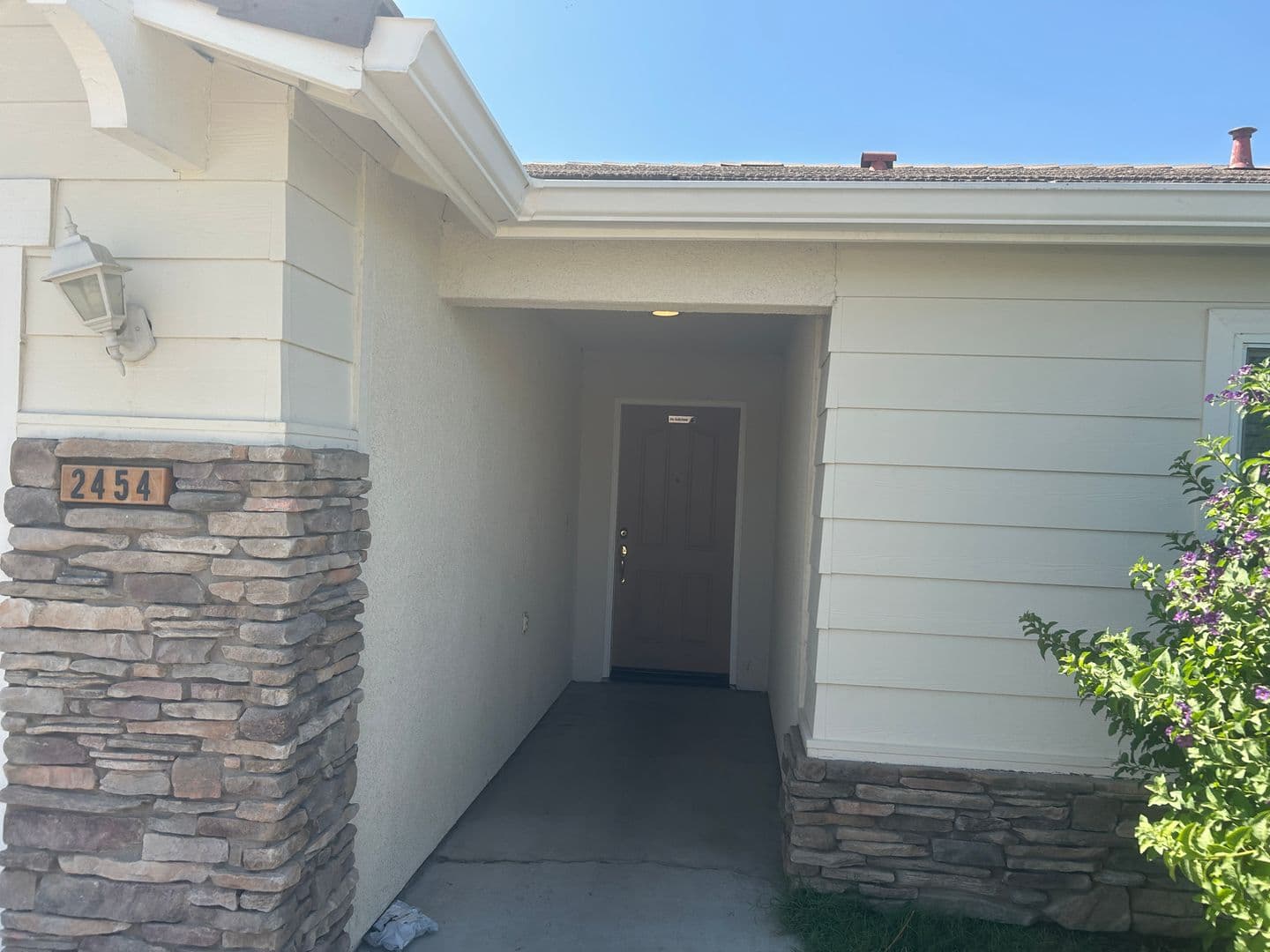 Hanford House: 2454 Ranier Way