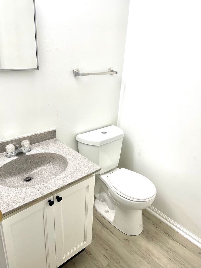 St. Louis Apartment: 4378 Cottage Ave.