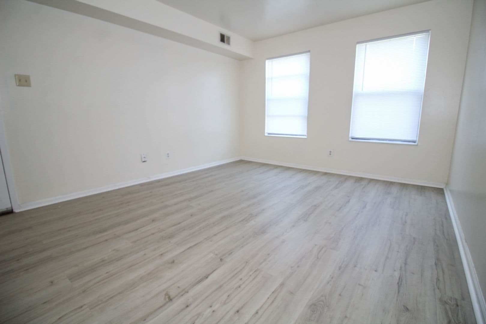 St. Louis Apartment: 4378 Cottage Ave.