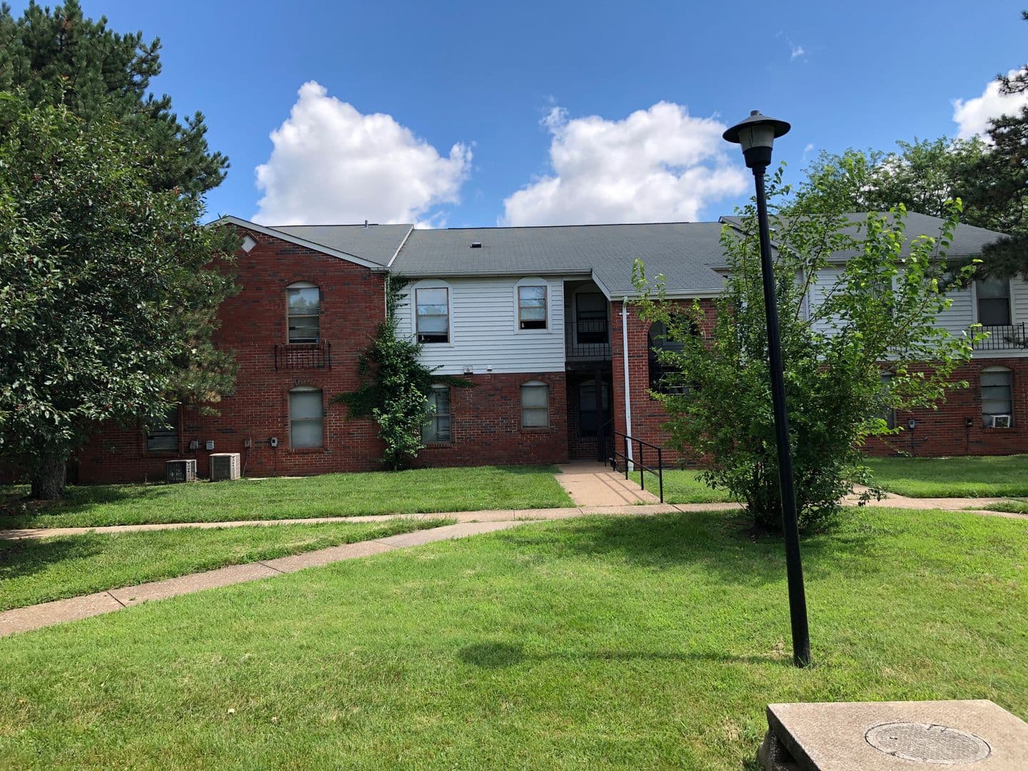 St. Louis Apartment: 4378 Cottage Ave.