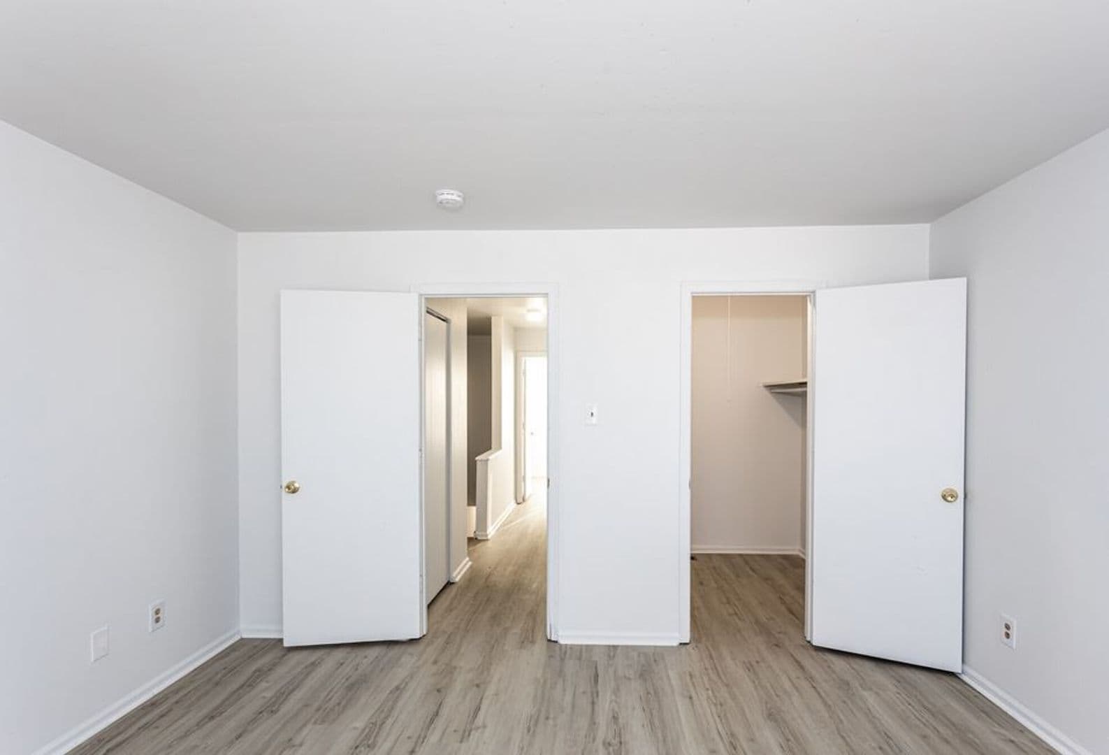 St. Louis Apartment: 4378 Cottage Ave.