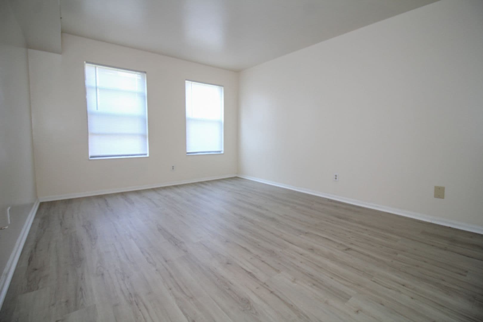 St. Louis Apartment: 4378 Cottage Ave.