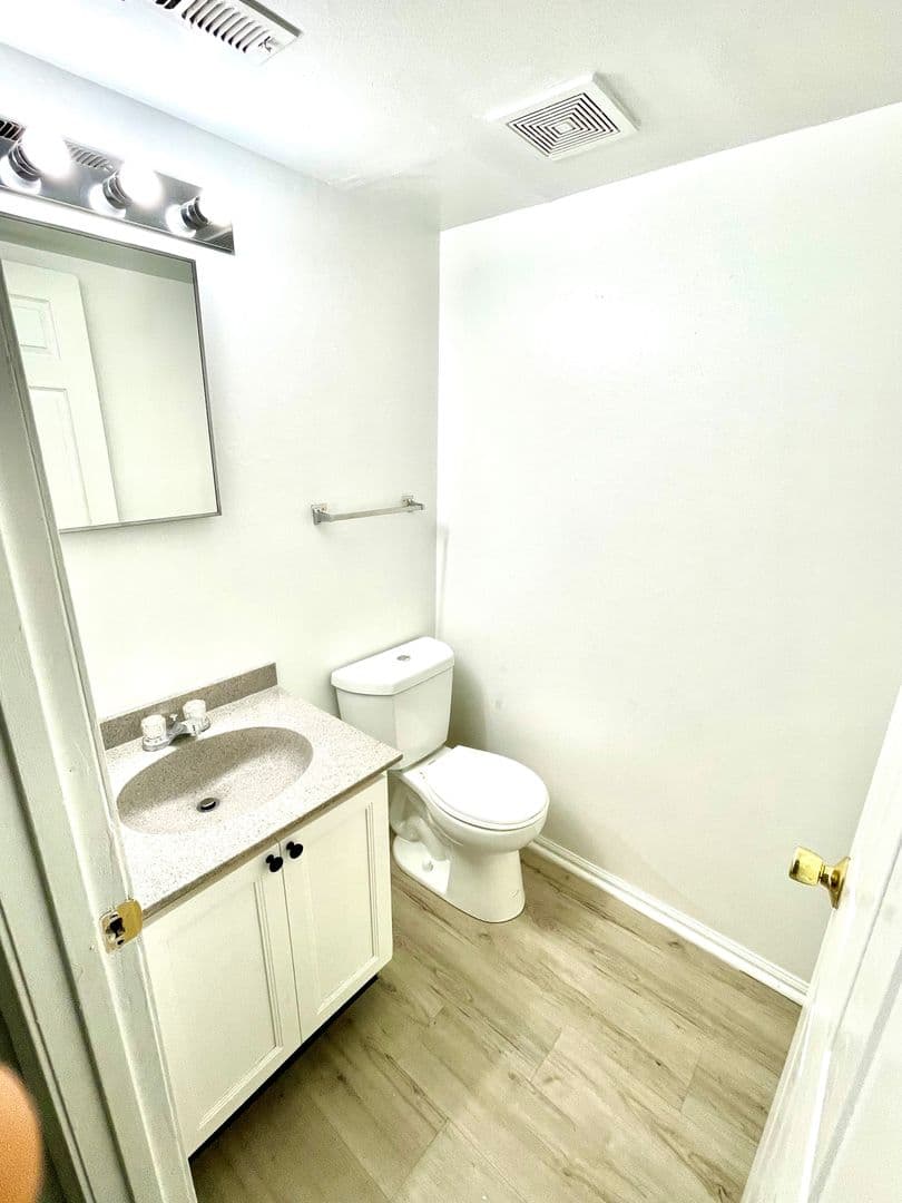 St. Louis Apartment: 4378 Cottage Ave.