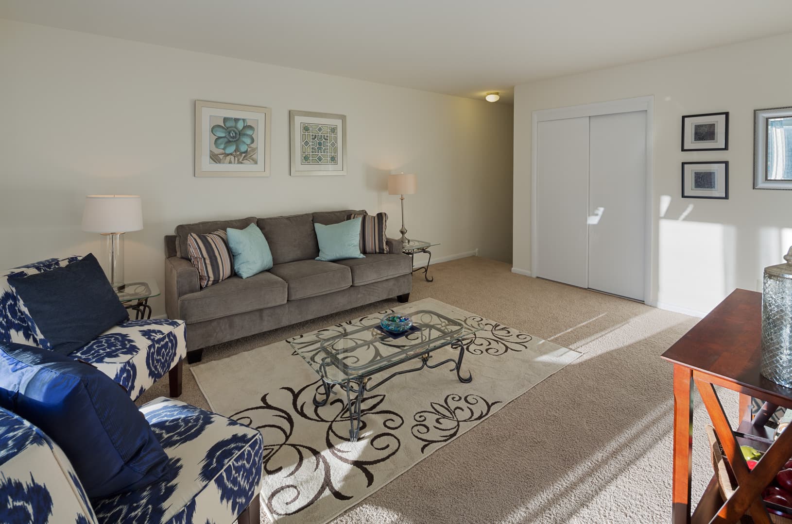 Maple Shade Apartment: 20 Church Road