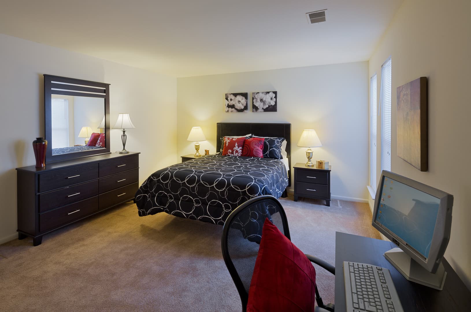 West Deptford Apartment: 968 Kings Highway