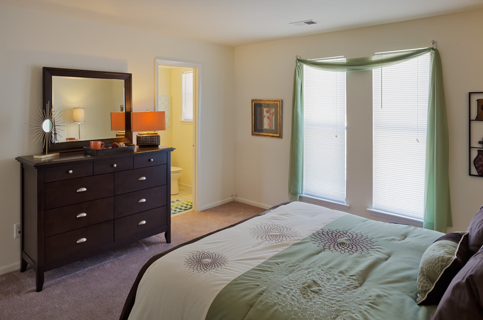 West Deptford Apartment: 968 Kings Highway