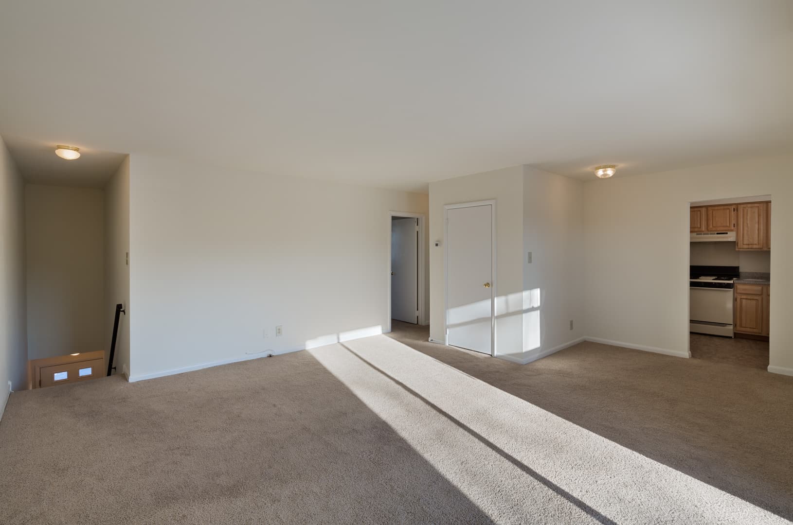 Maple Shade Apartment: 20 Church Road