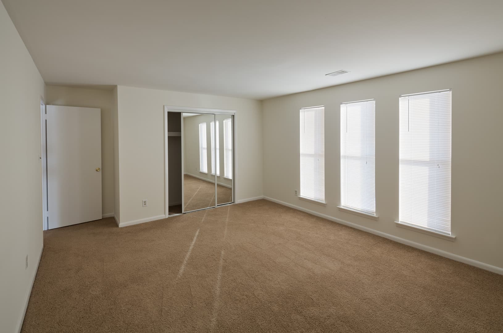 West Deptford Apartment: 968 Kings Highway