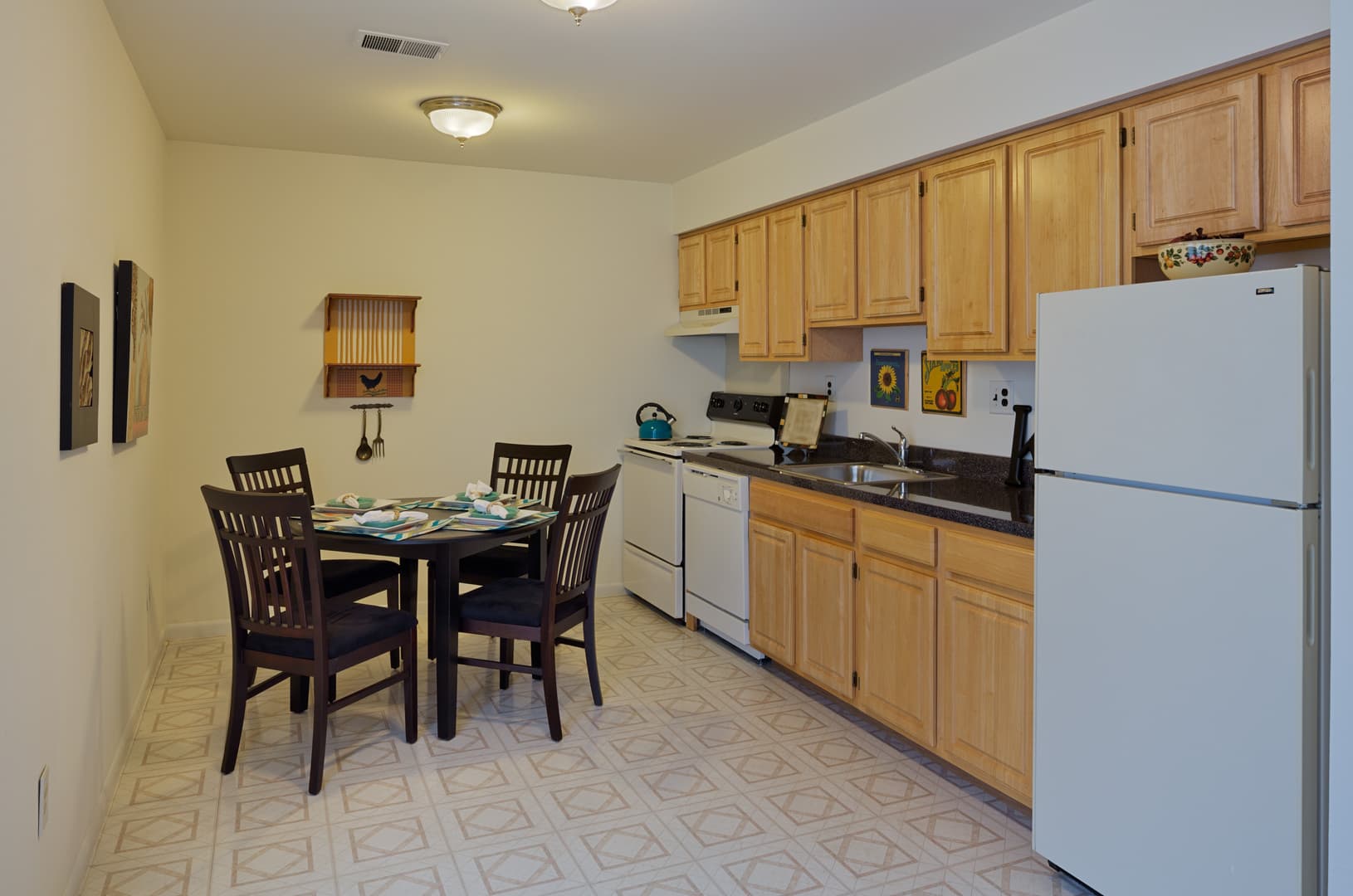 West Deptford Apartment: 968 Kings Highway