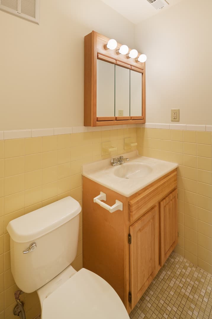 Maple Shade Apartment: 20 Church Road