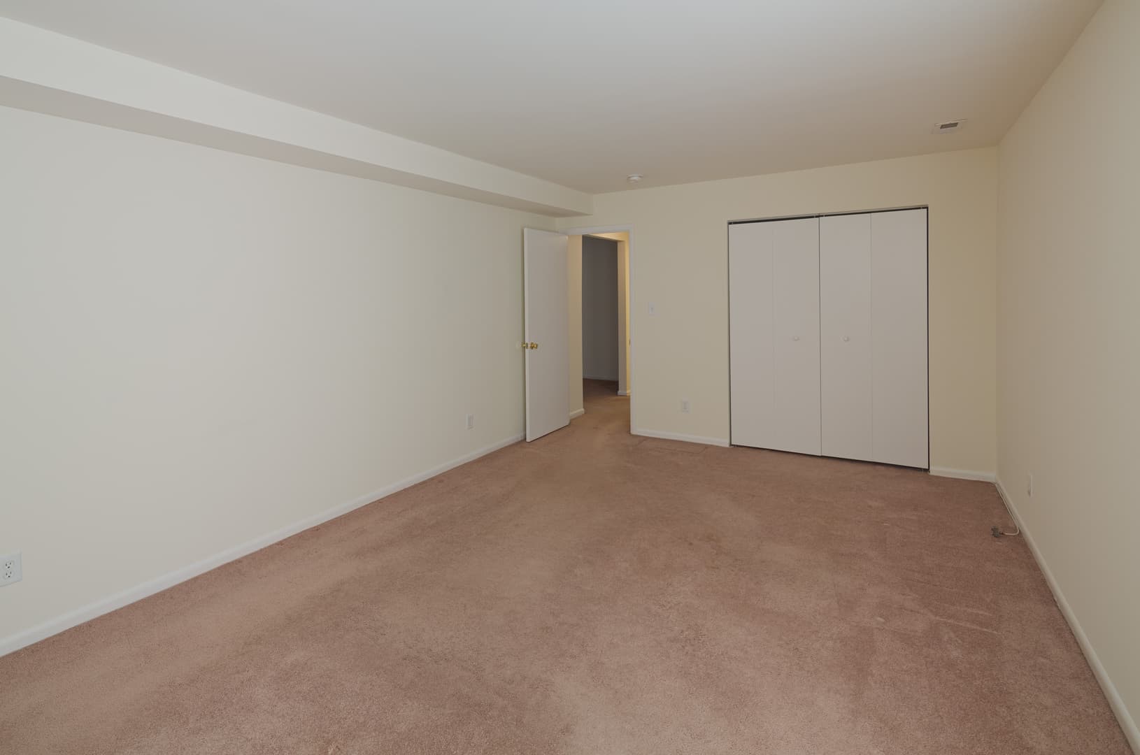 West Deptford Apartment: 968 Kings Highway