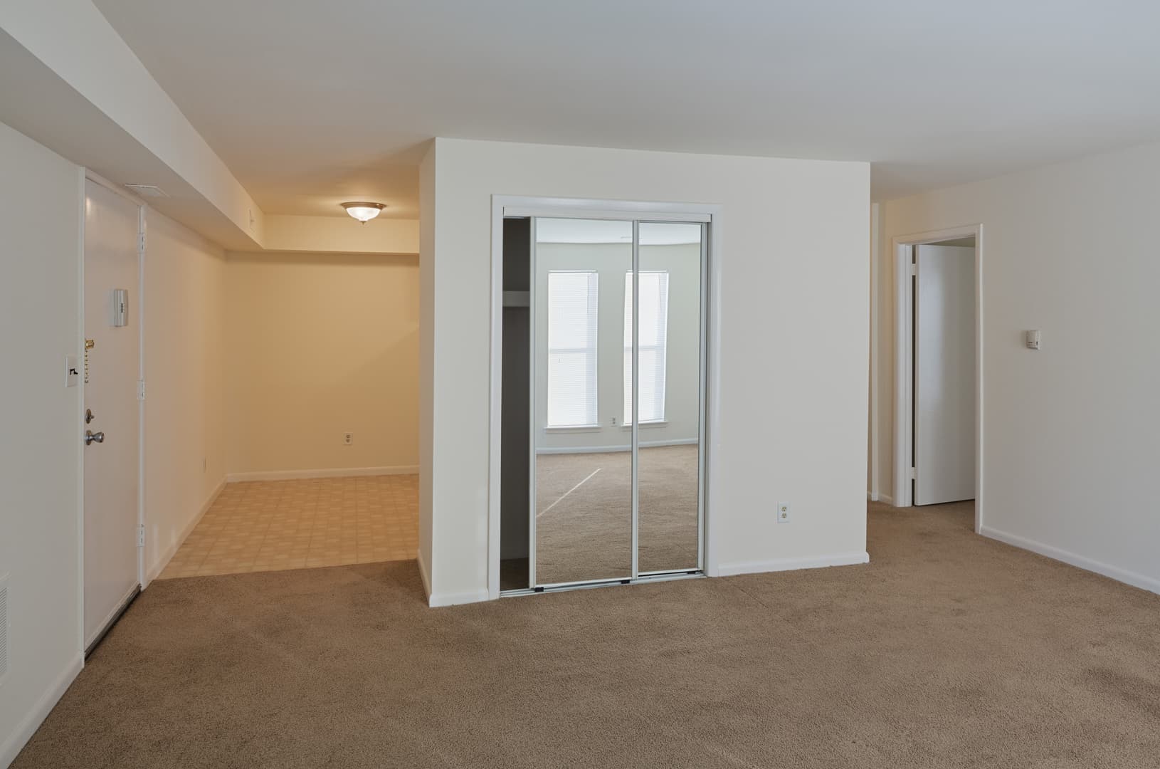 West Deptford Apartment: 968 Kings Highway