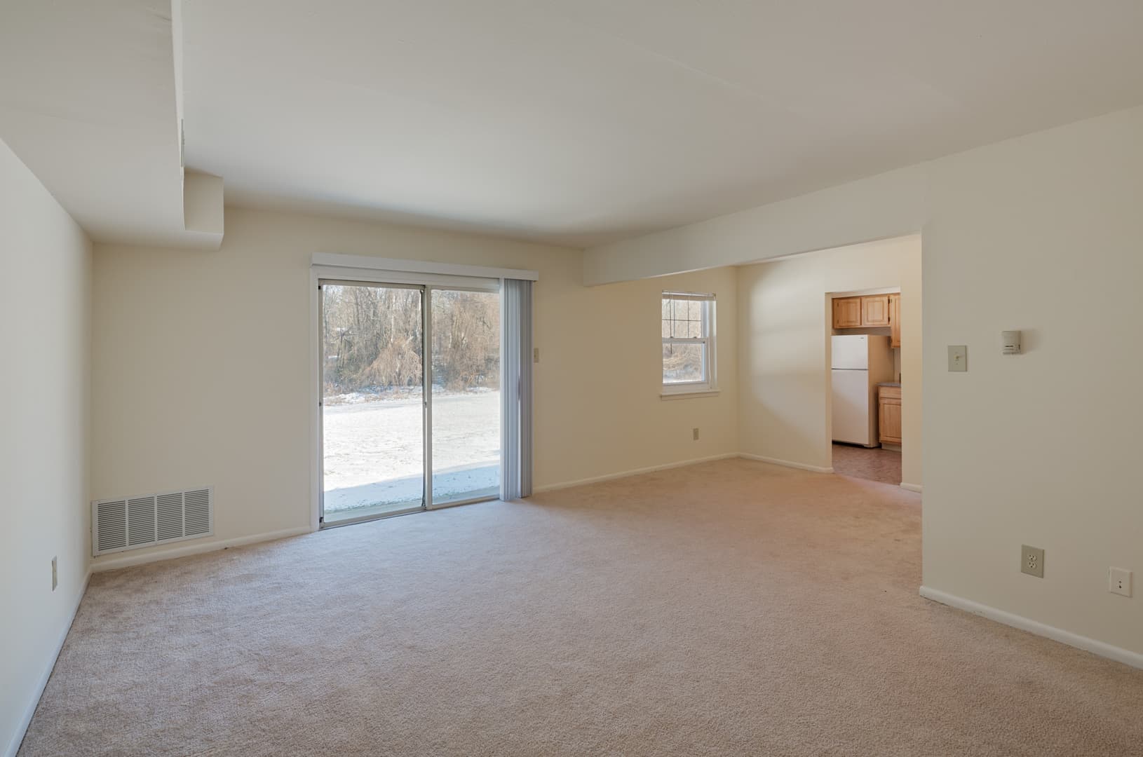 Maple Shade Apartment: 20 Church Road