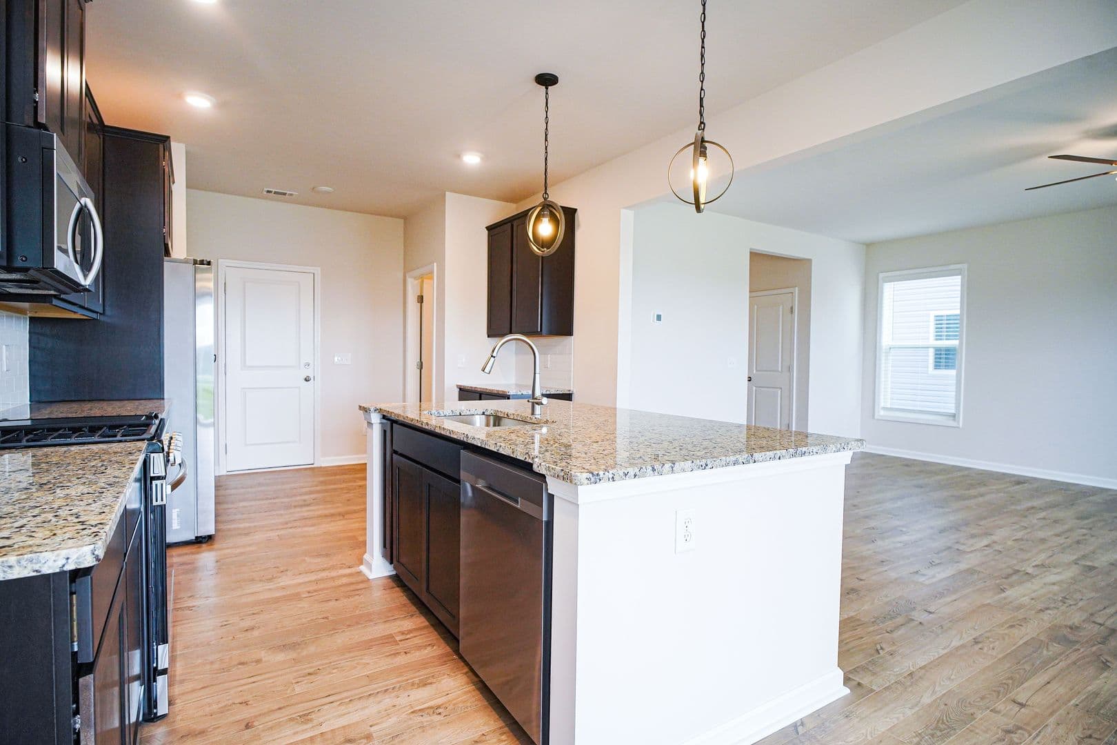 Graniteville House: 751 Justify Loop