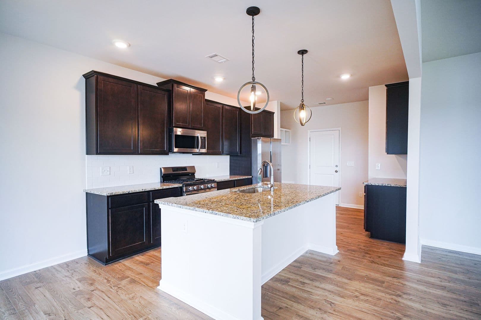 Graniteville House: 751 Justify Loop