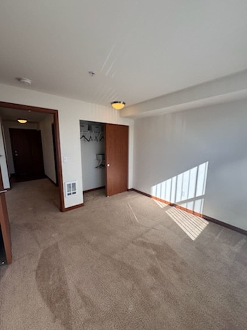 SeaTac Apartment: 21428 International Boulevard