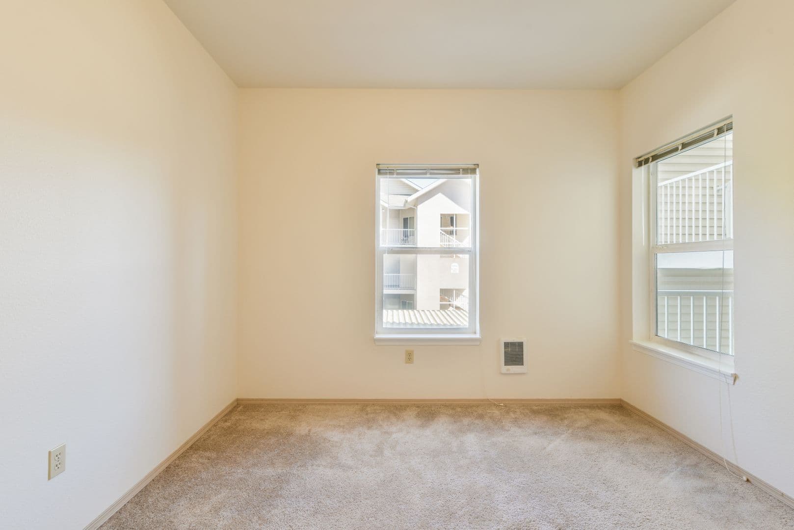 Eugene Apartment: 808 Pool Street