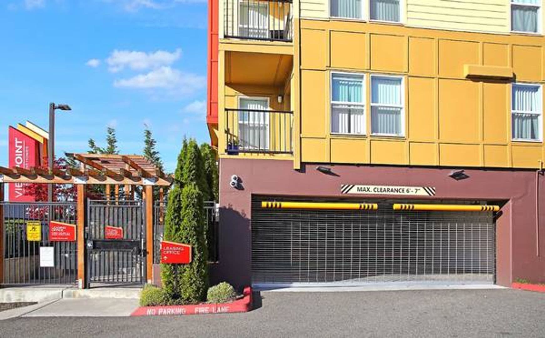 SeaTac Apartment: 21428 International Boulevard