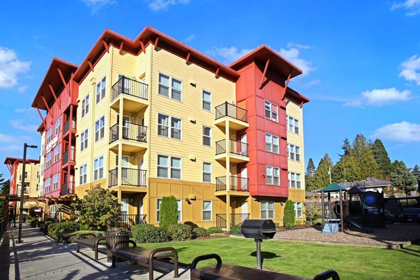 SeaTac Apartment: 21428 International Boulevard