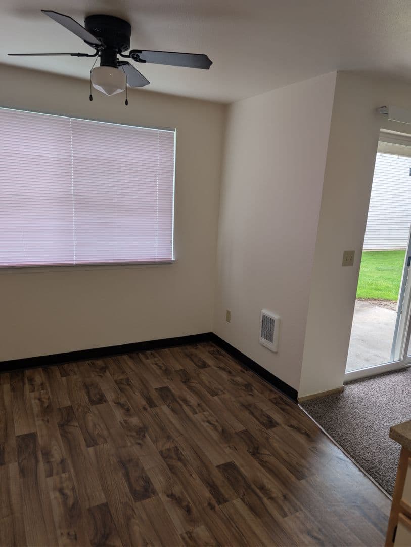 Albany Apartment: 1915 21st Avenue SE