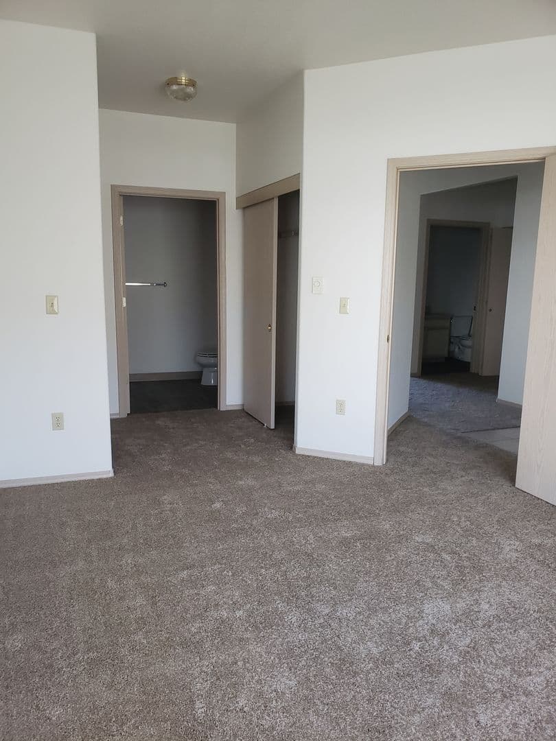 Eugene Apartment: 808 Pool Street