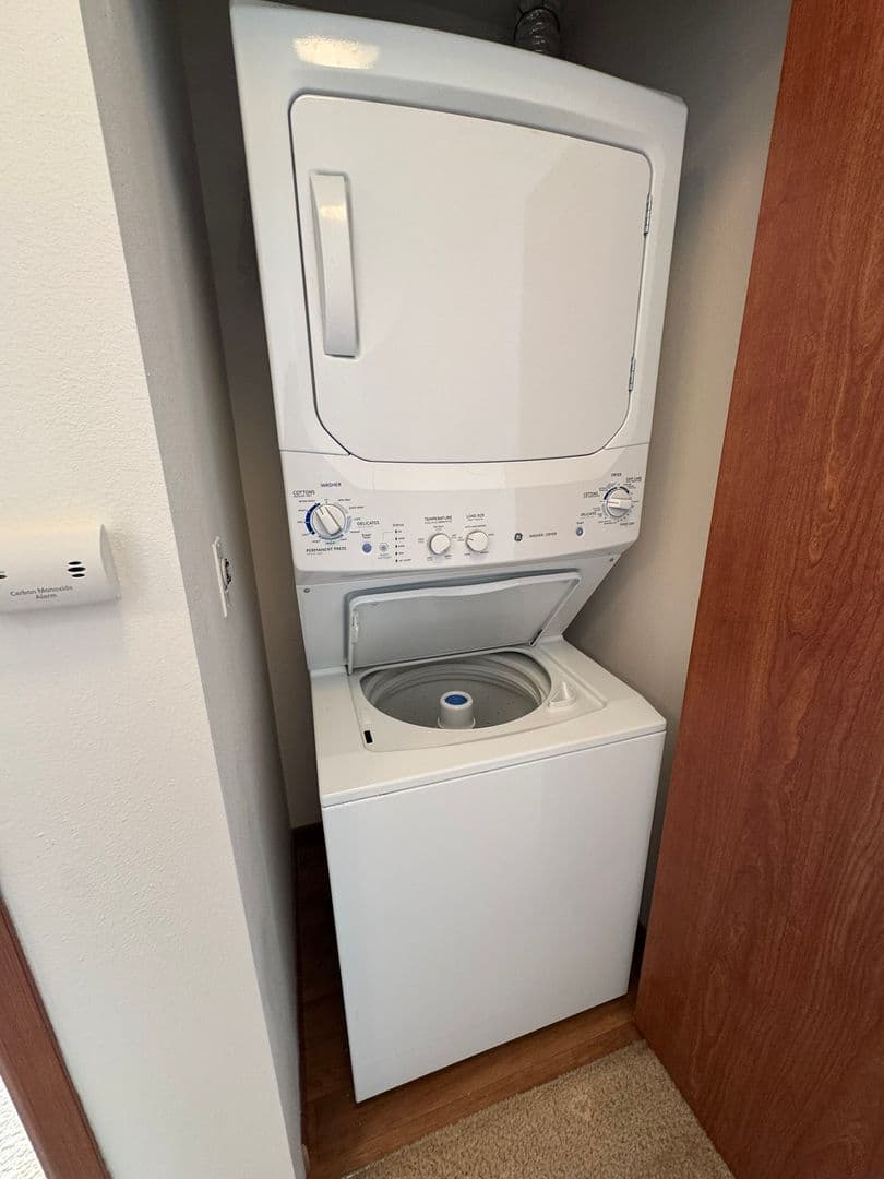 SeaTac Apartment: 21428 International Boulevard