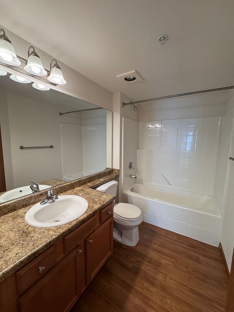SeaTac Apartment: 21428 International Boulevard